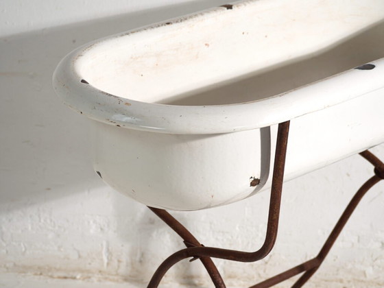 Antique bathtub in enamelled iron – Central Europe, circa 1950 #8 – Decorative Objects, Industrieel (photo 11 of 40)