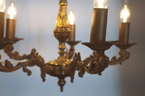 Image 1 of Vintage Franse messing kroonluchter, antieke plafondlamp in rococo-revival Louis XV-stijl met 5 armen en gezichtsmotieven.