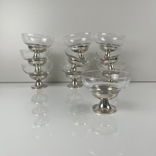 Juego de 10 vasos para postre/helado, de vidrio y metal (¿plata?), 1970