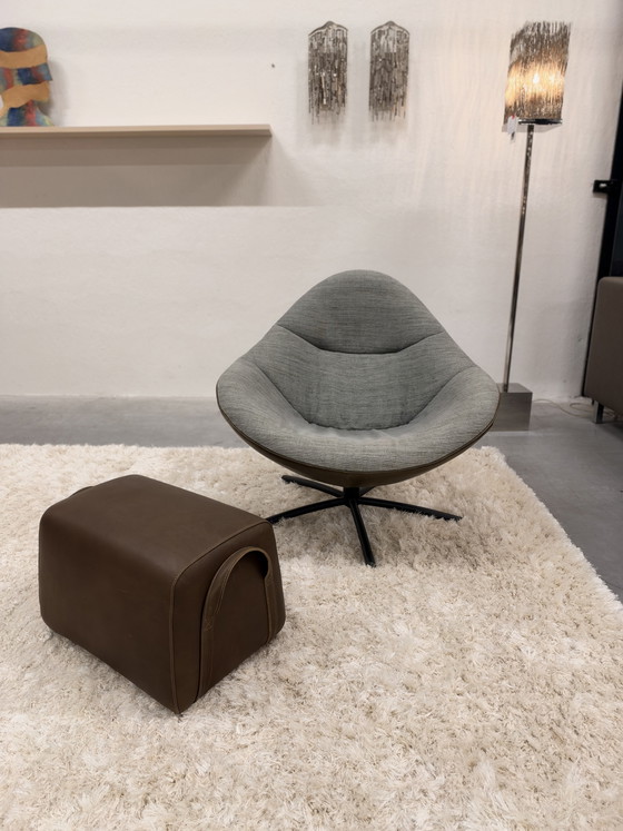 Label van den Berg Hidde Armchair With pouf, Leather, Green (photo 11 of 11)