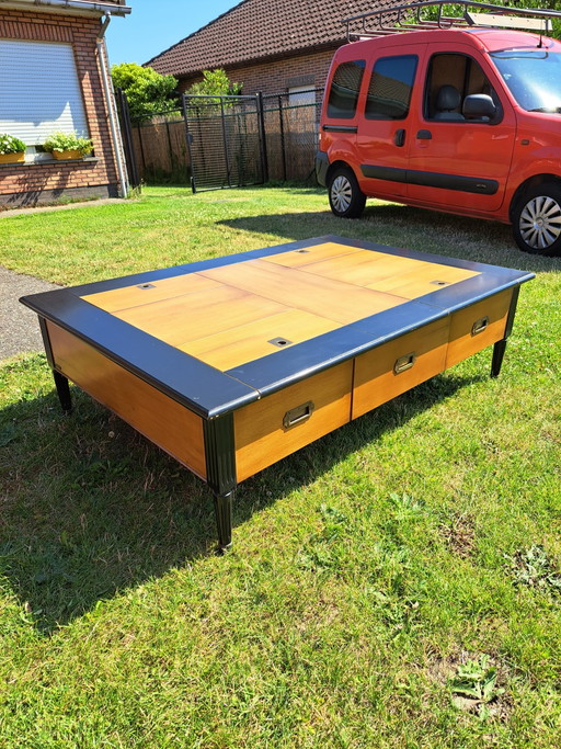 Luxuriöser Couchtisch Grange mit ausziehbaren Platten und Schubladen