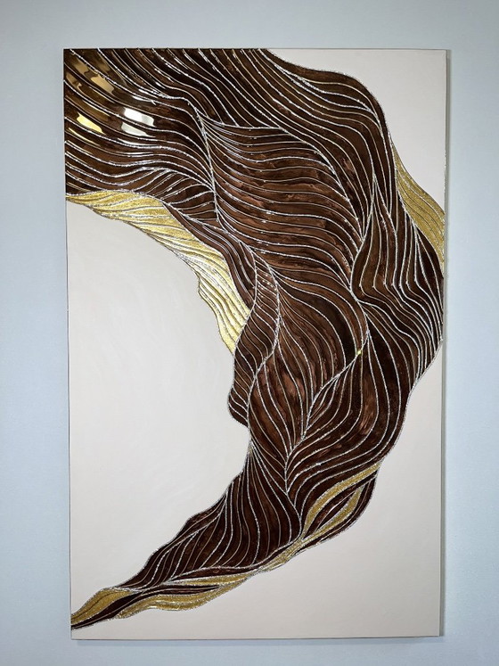 Image 1 of Opera d'arte astratta da parete con texture, realizzata in resina e cristalli, intitolata "Vene di Luce".