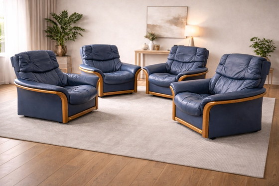 Image 1 of Ekornes Stressless — Lot de 4 fauteuils pivotants réglables — Cuir bleu et hêtre