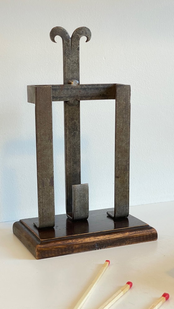 Image 1 of Portacerillas antiguo de hierro forjado para chimenea
