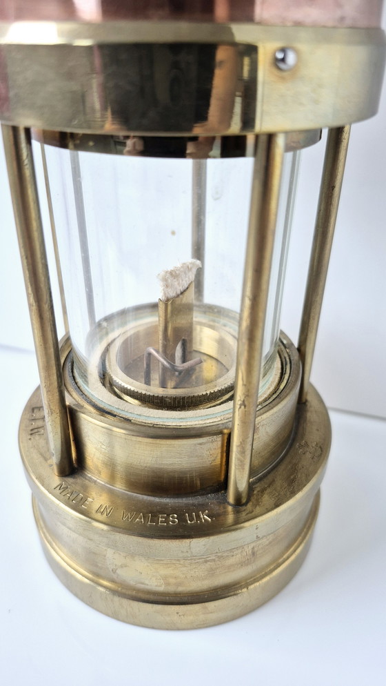 Image 1 of Lámpara de minero cámbrica de E. Thomas & Williams Wales