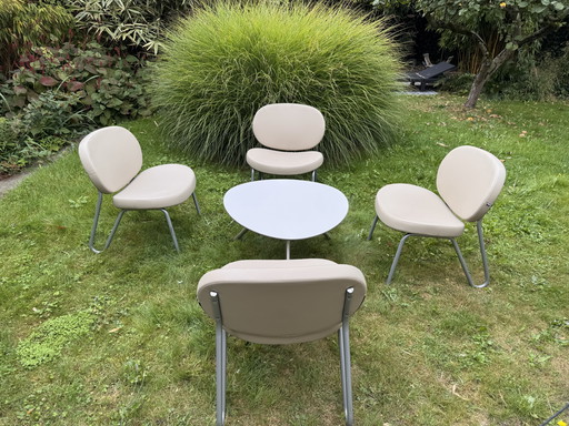 Lujoso juego de 4 sillas Sitland y mesa