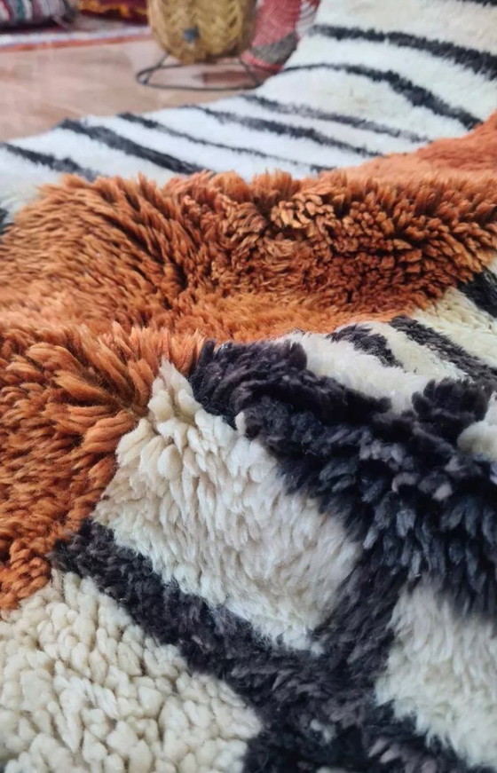 Image 1 of High quality Mrirt Moroccan rug with geometric design