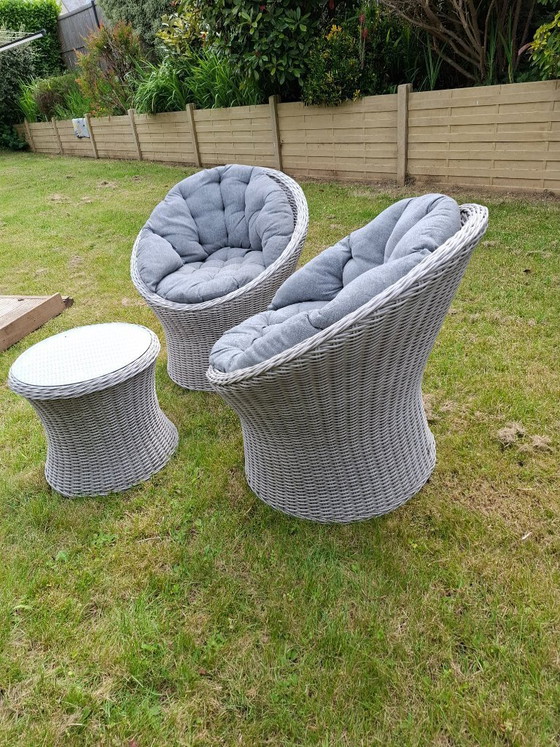 Image 1 of Hespéride Gartenmöbelset: 2 Sessel + Couchtisch aus hellgrauem Kunstharz