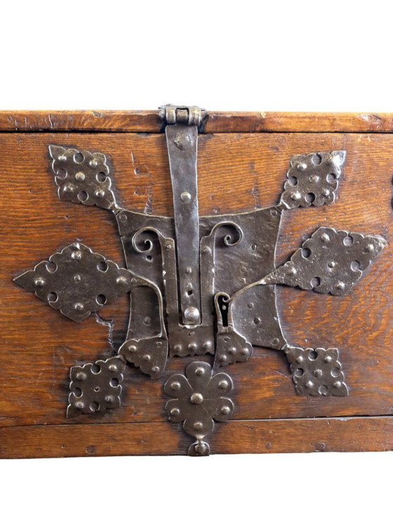 Image 1 of Stollentruhe del siglo XVI