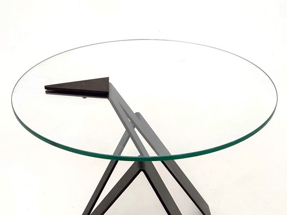 Image 1 of table d'appoint post modern design