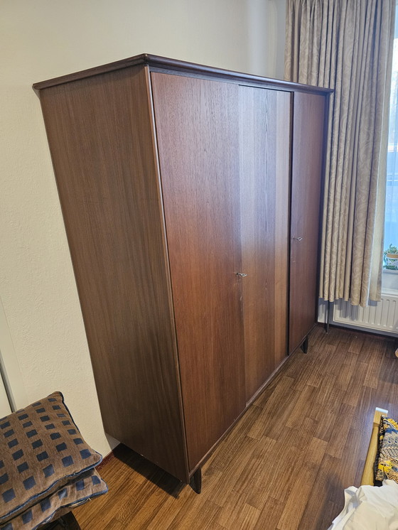 Image 1 of Armadio vintage in teak impiallacciato (circa 70 anni) – buone condizioni