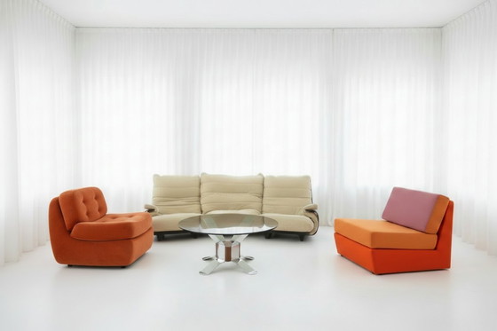 Image 1 of Round table in steel and wood