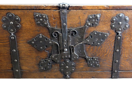 Image 1 of Stollentruhe del siglo XVI