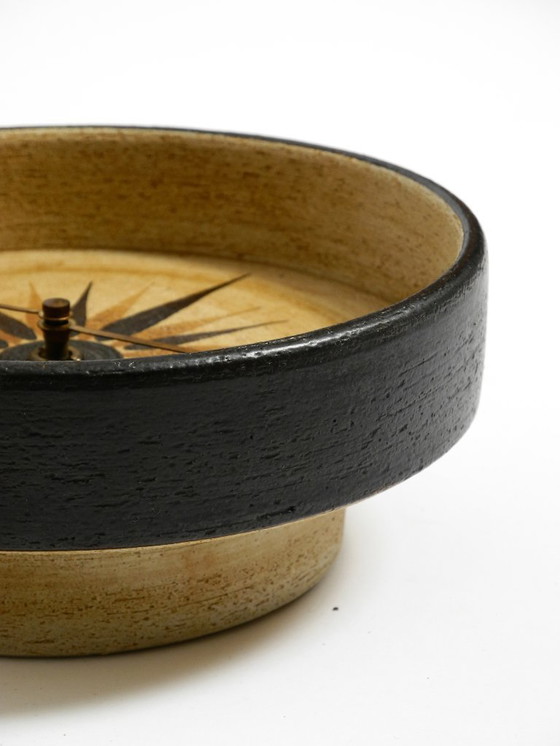 Image 1 of Precioso reloj de pared redondo de cerámica de los años 70 hecho a mano