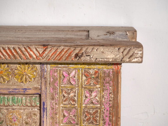 Antikes geschnitztes polychromes niedriges Sideboard aus Kiefernholz – Xinjiang, circa 1900 (photo 32 of 40)