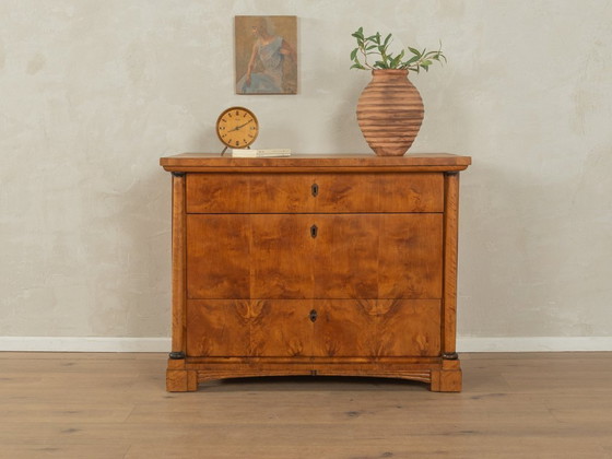 Image 1 of Cómoda Biedermeier de la década de 1830
