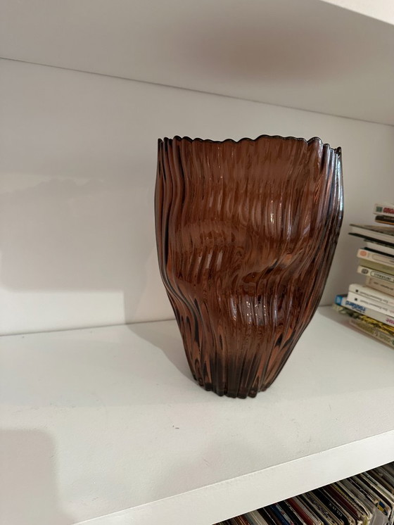 Image 1 of Vintage vase in ribbed amber glass - Sculptural organic shape - 70s/80s