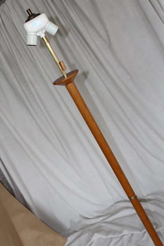 Image 1 of Lampadaire vintage Herda en bois de teck, design milieu du siècle