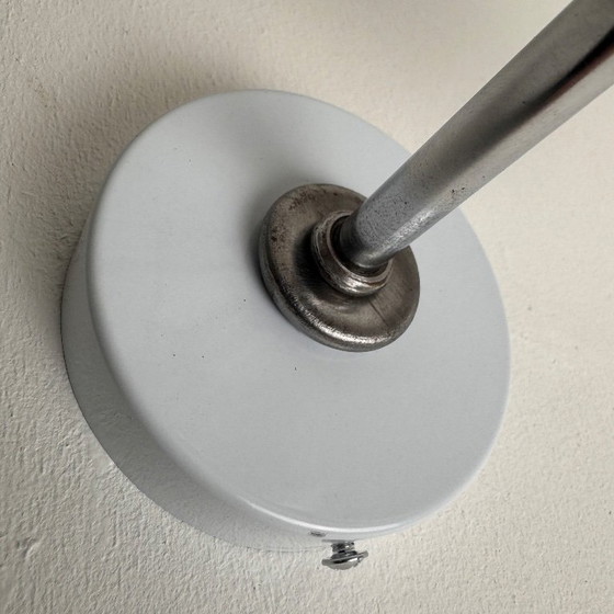 Image 1 of Vintage metalen en opalen wandlamp