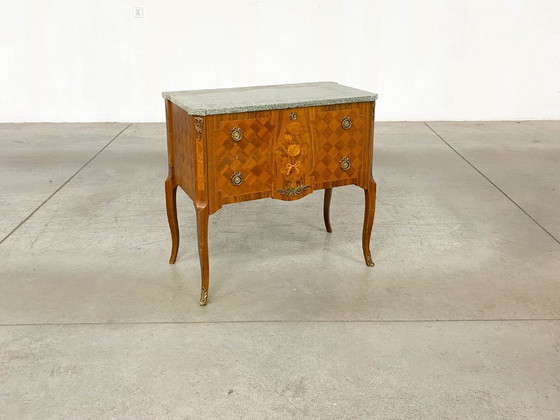 Image 1 of Arcón Gustaviano con tapa de mármol