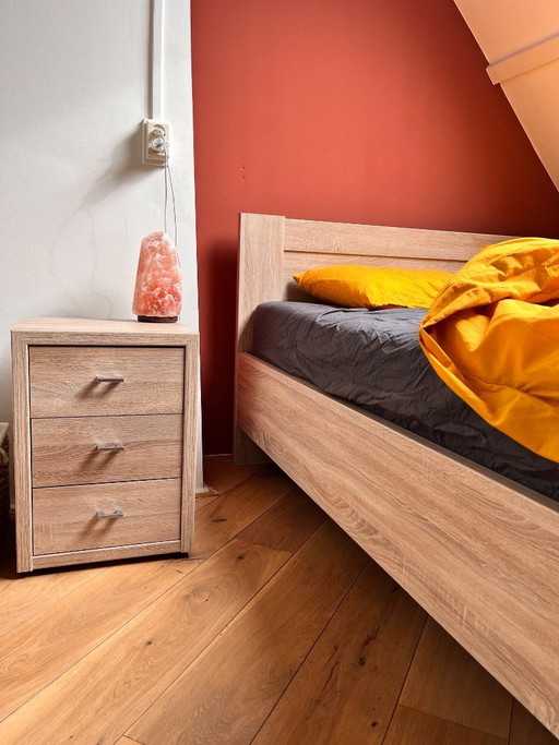 Struttura letto matrimoniale in legno con 2 comodini