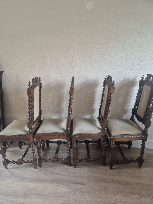 4 sillas antiguas. También disponibles individualmente.