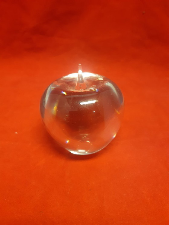 Image 1 of Tiffany & Co. Pisapapeles de cristal manzana
