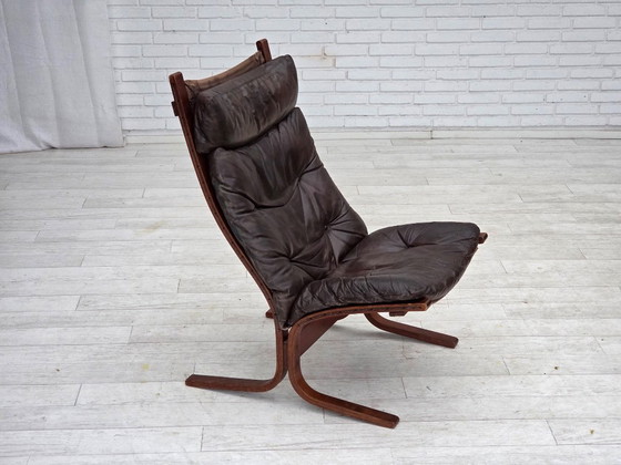 Image 1 of Anni '70, design norvegese di Ingmar Relling, modello "Siesta", pelle per mobili.