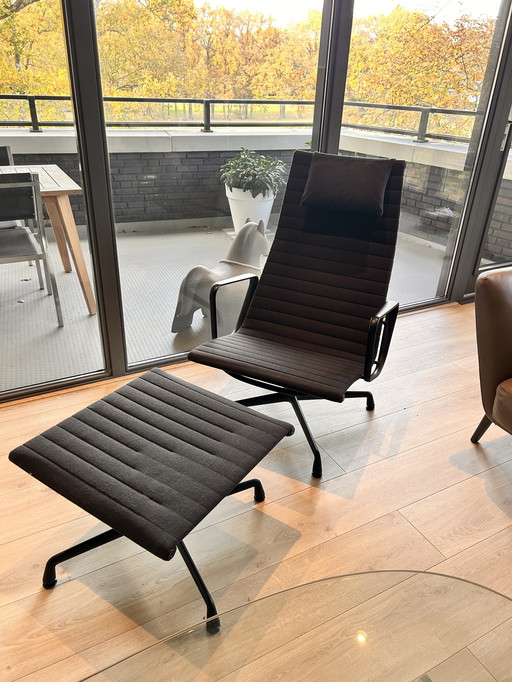 Sillón De Vitra con perchero de Charles y Ray Eames