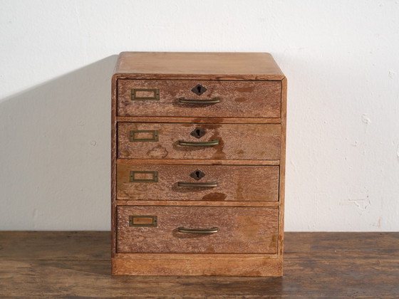 Cassettiera da scrivania giapponese in rovere e pino rosso, periodo Mid-Showa, c. 1945–1970 (photo 26 of 40)