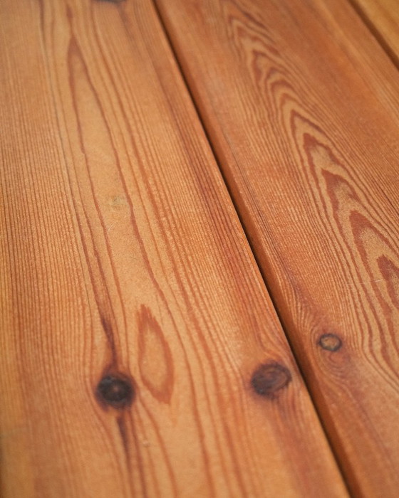 Image 1 of Tavolino brutalista in pino massello (versione più piccola)