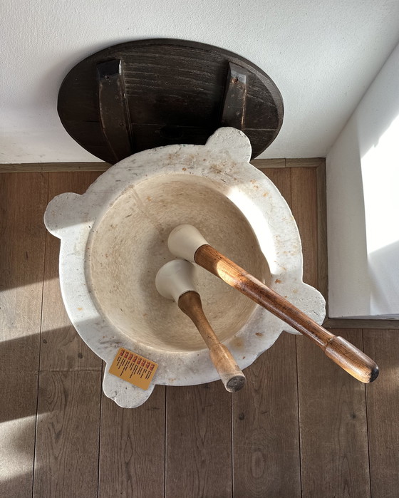 Image 1 of Grote Franse marmeren vijzel 19e met deksel met twee stampers