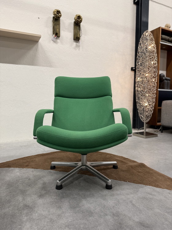 Image 1 of 2 Artifort Geoffrey 154 Draaifauteuil wolstof Groen