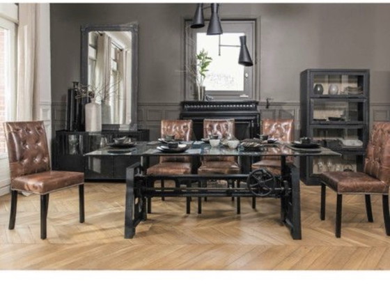 Dining table – Glass (photo 4 of 5)