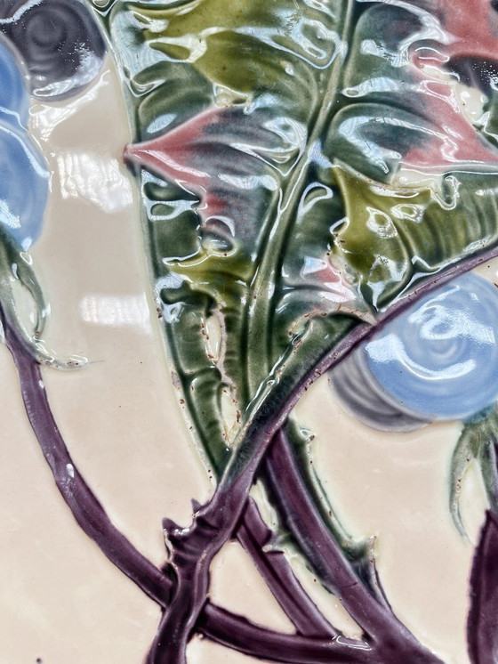 Image 1 of Plato de pared Art Nouveau, alrededor de 1900 – Schütz Blansko – Relieve floral (modelo 909)