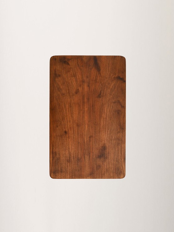 Image 1 of Mesita de noche escandinava con estante de listones