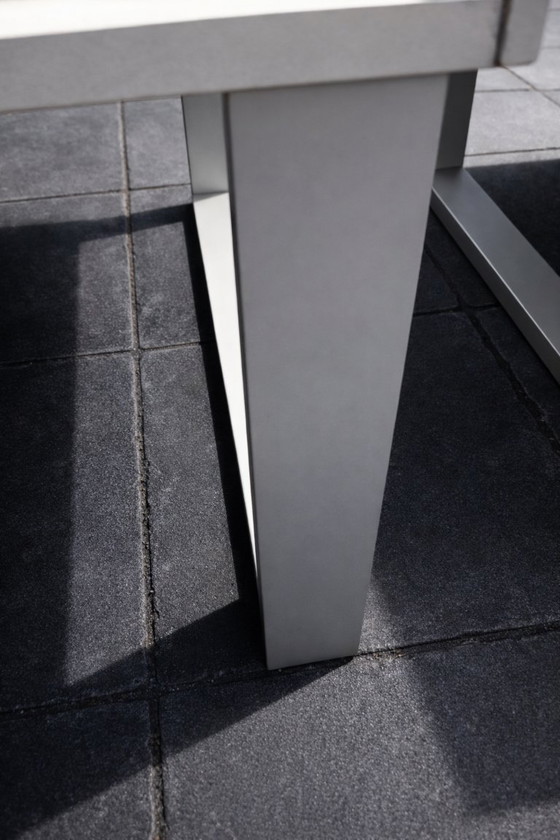 Image 1 of 2 tables de chevet design Interlübke