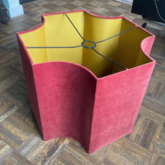 Image 1 of Abat-jour en velours rouge