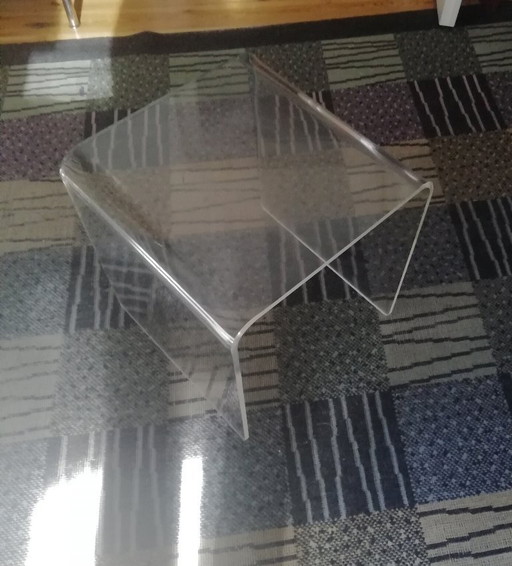 Table de commande en plexiglas, translucide, bords bombés