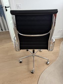 Vitra Eames EA119 bureaustoel als nieuw