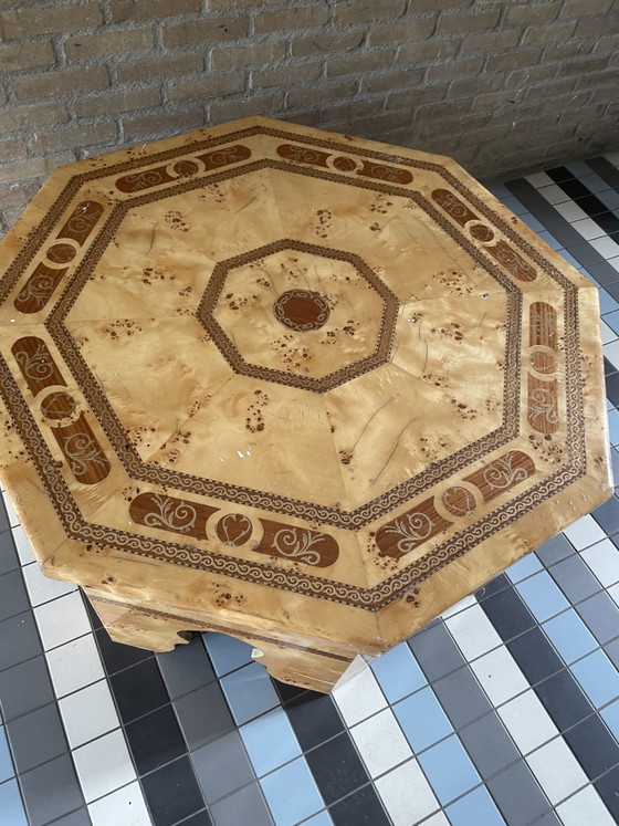 Image 1 of Einzigartiger, achteckiger Couchtisch im marokkanischen Stil, der auf Bestellung gefertigt wird – daher der Preis.