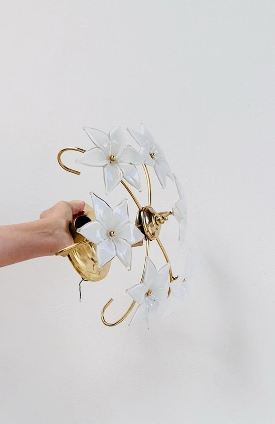 Vintage Italian Murano Floral Ceiling Light, 6 White Hand-Blown Glass Flowers, Metal (photo 5 of 8)