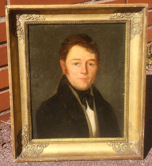 Gesigneerd 19e-eeuws schoolportret van een heer.