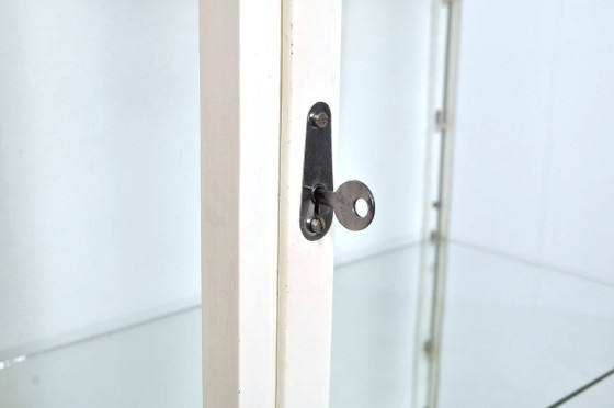 Armoire d'apothicaire vintage / Vitrine / Armoire à pharmacie, 1978 – Metal (photo 4 of 8)