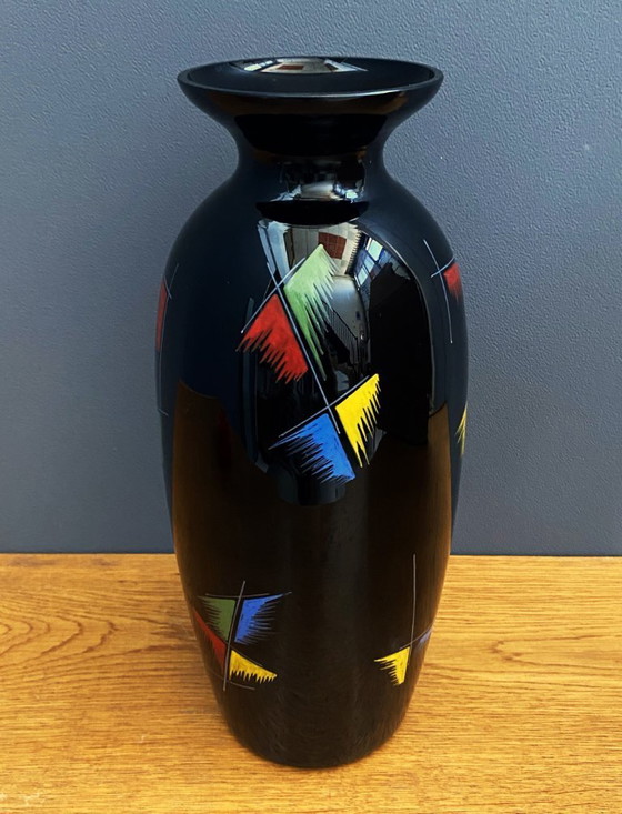 Image 1 of Zwarte glazen vaas met rode, groene, blauwe en gele details, jaren 60