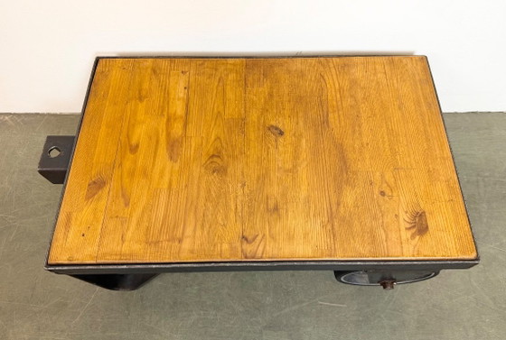 Image 1 of Carrito de mesa de centro industrial negro, década de 1960.