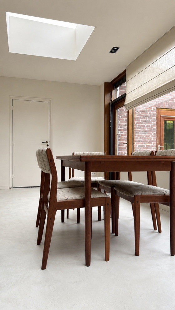 Image 1 of Vintage deense eetkamerset tafel en stoelen