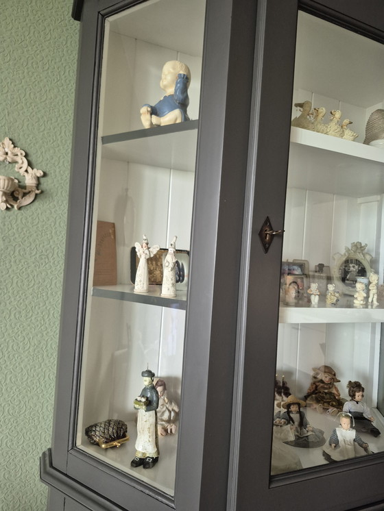 Image 1 of Display case