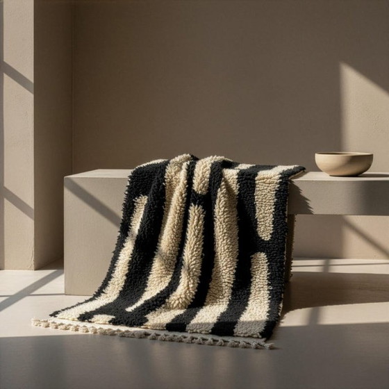 Image 1 of Tapis marocain blanc-noir 200cmx300cm 