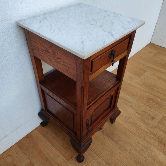 Image 1 of Vintage Antiek nachtkastje bijzetkastje met marmer blad